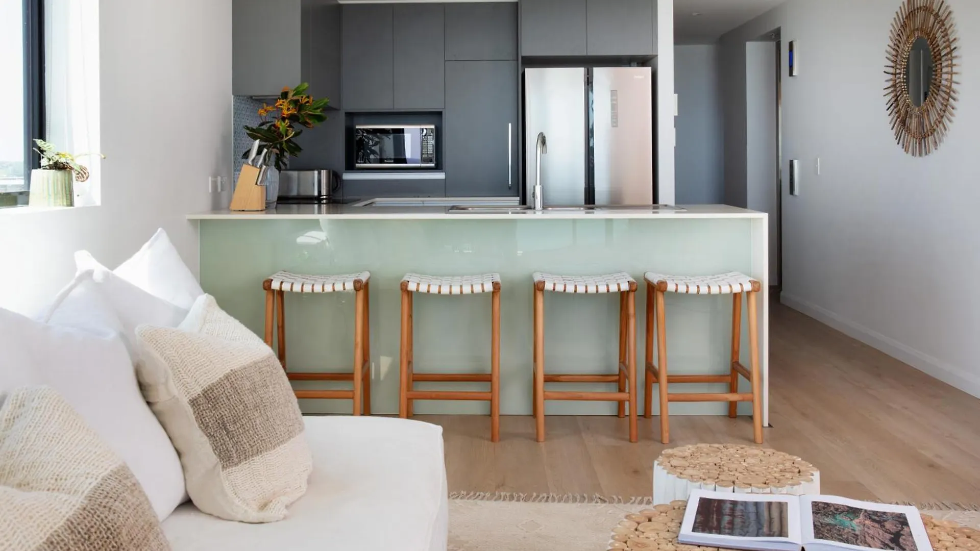 Villa Sol - Luxury 3 Bedroom Villa In Kirra Голд-Кост Апартаменты