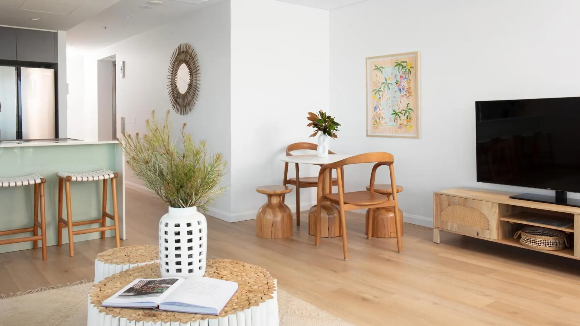 Villa Sol - Luxury 3 Bedroom Villa In Kirra Голд-Кост Апартаменты